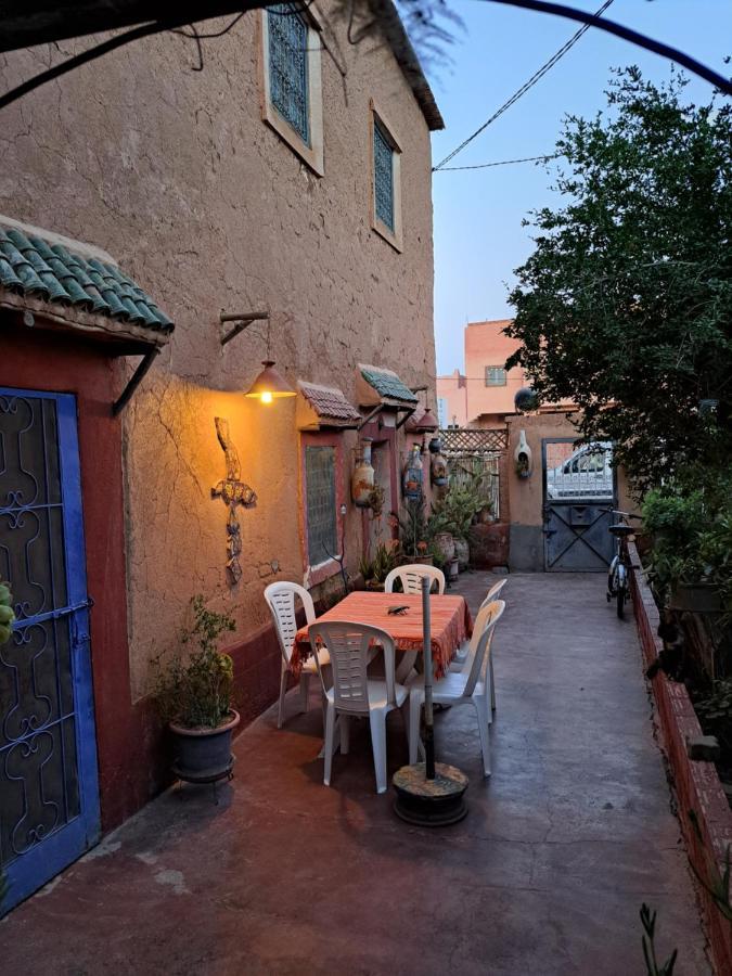 Dar Joud Homestay Tabourakht