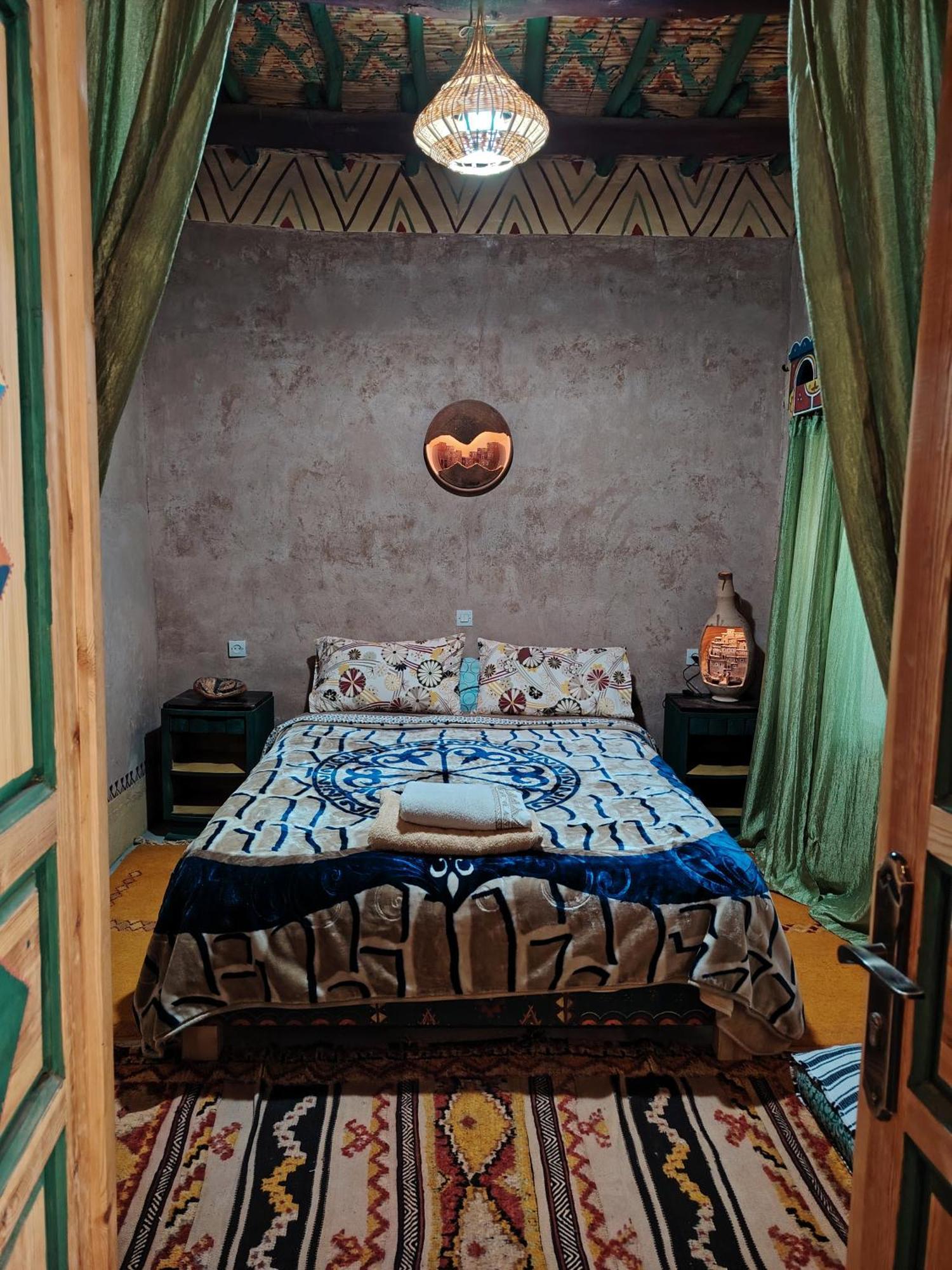 Dar Joud Homestay Tabourakht