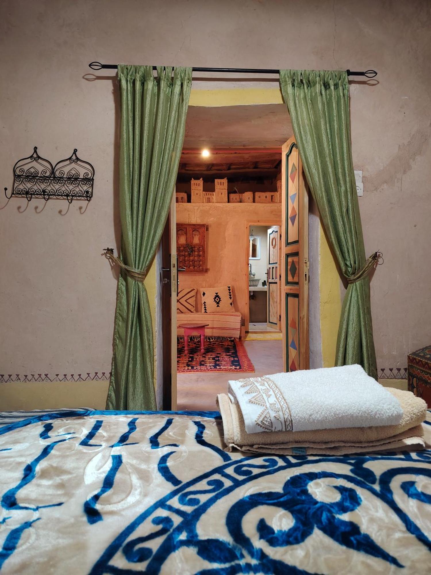 Dar Joud * Tabourakht